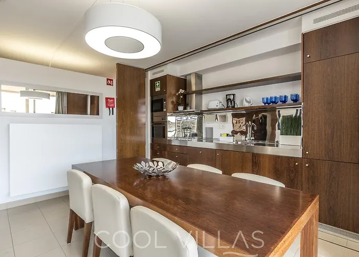 Ocean's Nest - Walking Distance To Apartament