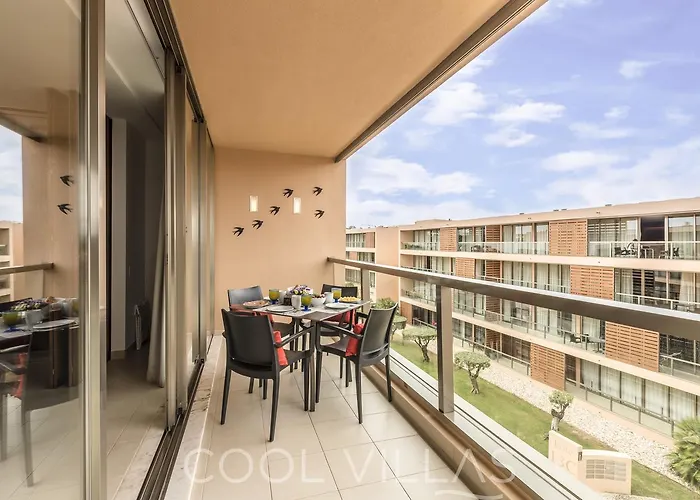 Ocean's Nest - Walking Distance To